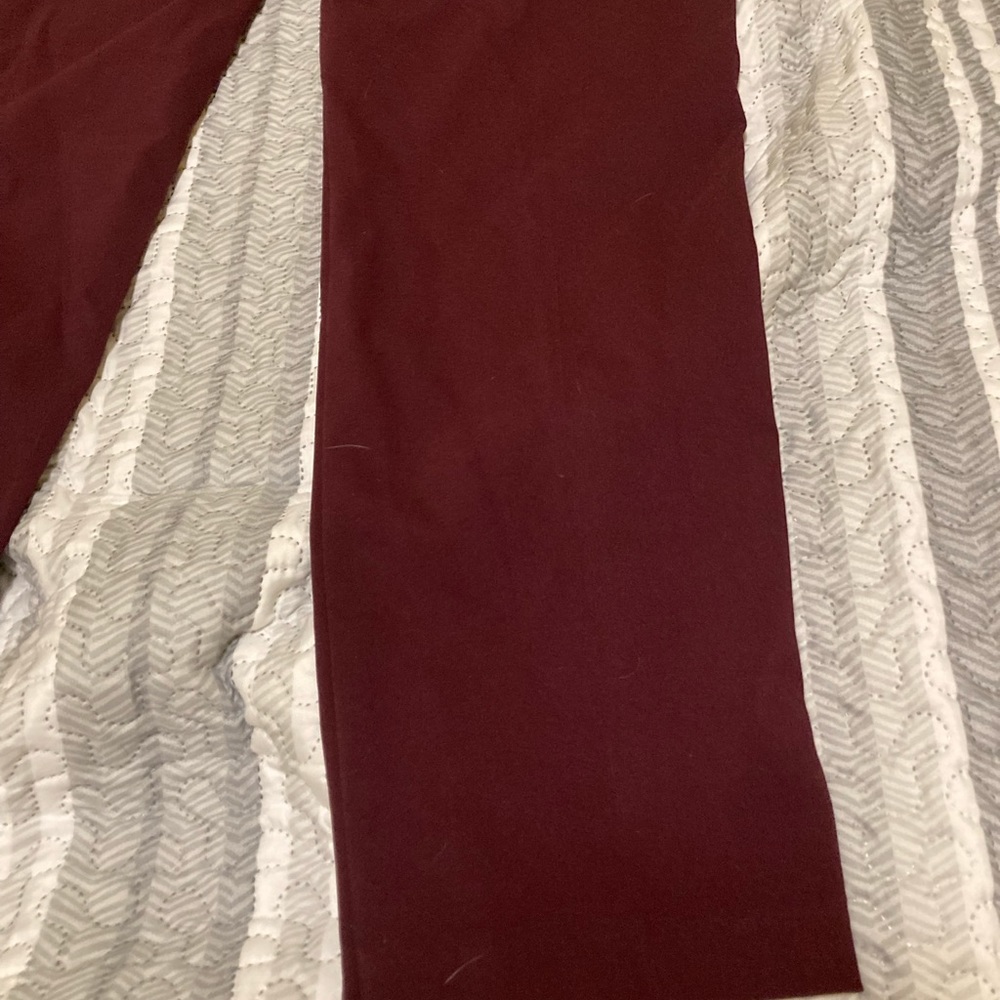 JM Collection burgundy dress pants in 6P